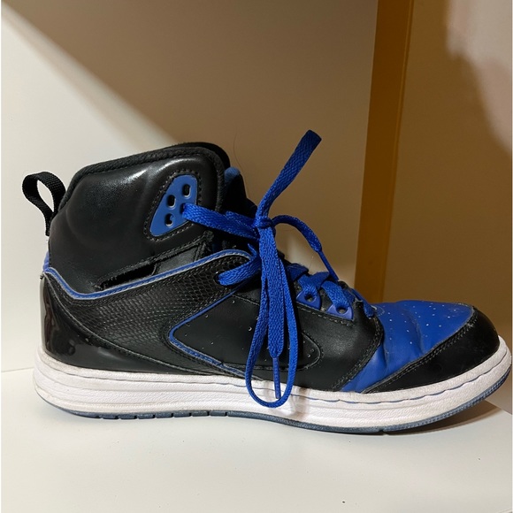Air Jordan Sneakers - Picture 7 of 8